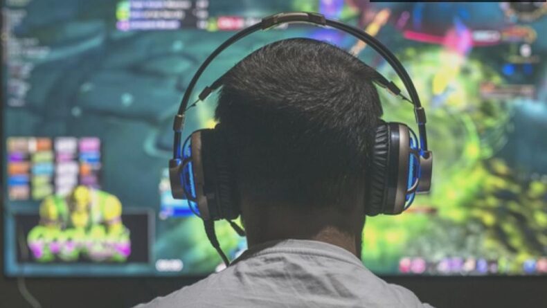Online Oyunlarda Taciz: Bir Komedi Draması