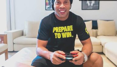 Ronaldinho, Espor Dünyasına Adım Atıyor