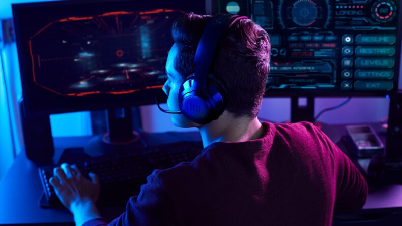 JBL Quantum 350: Oyun Deneyiminizi Zirveye Taşıyan Konfor ve Teknoloji
