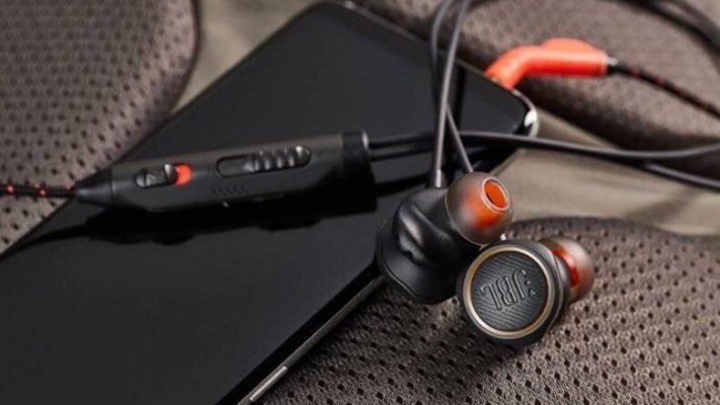 JBL Quantum 50: Oyuncular İçin Yenilikçi Kulak İçi Kulaklık