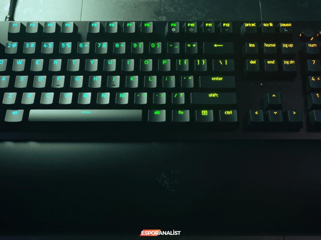 Razer Huntsman V2 Analog İncelemesi: Yenilikler ve Kullanım Deneyimi