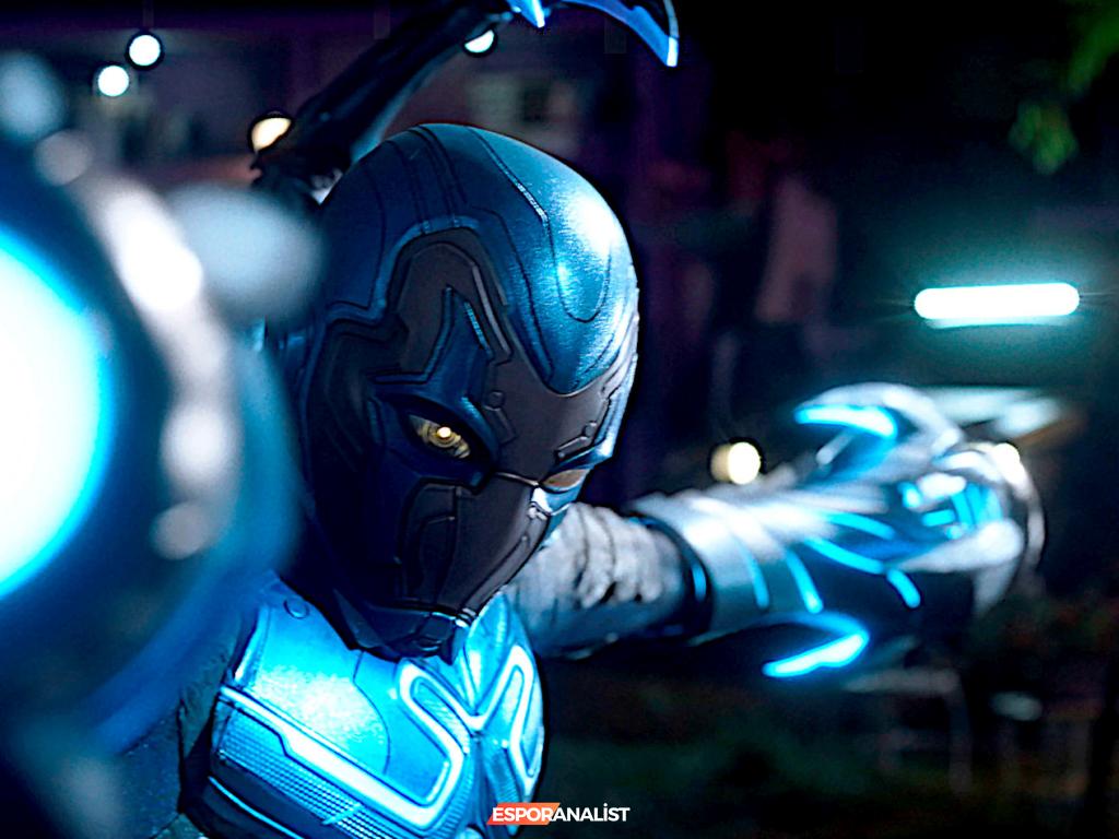 Blue Beetle: Aile Dinamikleri ve Klişelere Dolu Bir Süper Kahraman Uyarlaması