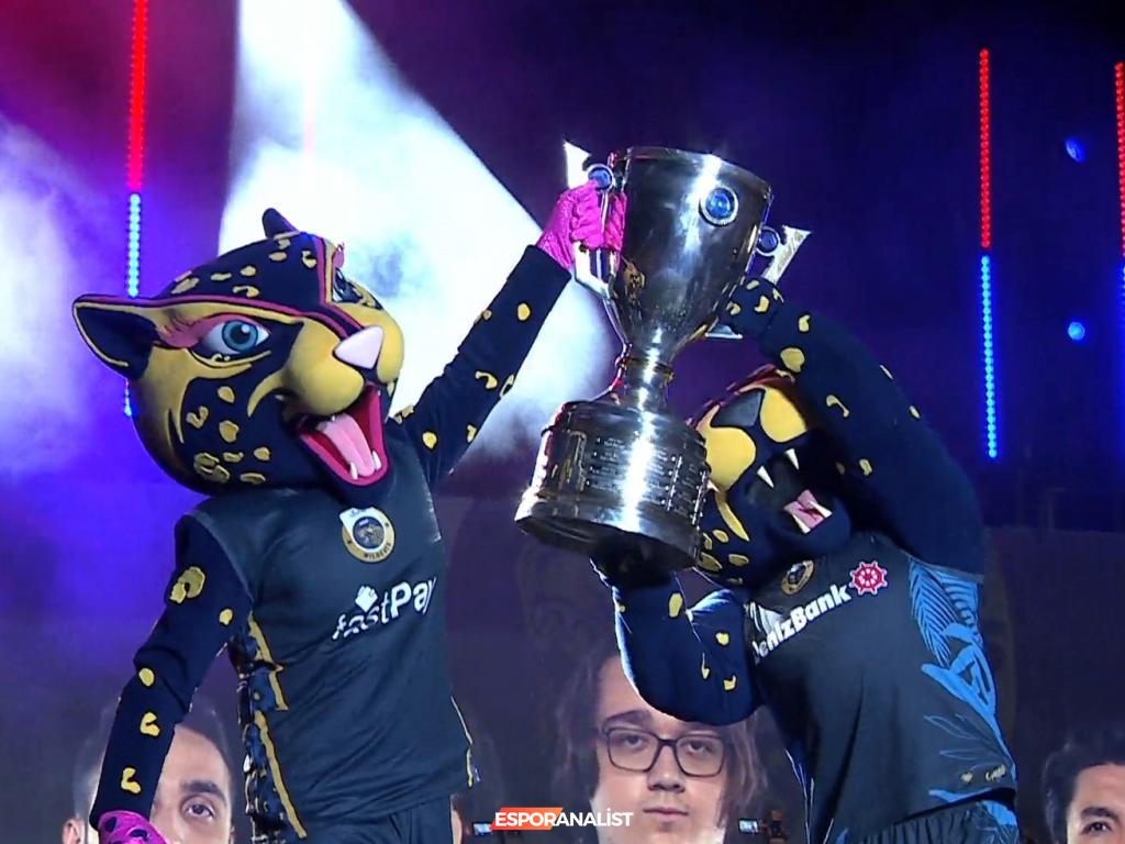İzmir'de Türkiye Büyük Finali: Wildcats Şampiyonluğa Ulaştı!