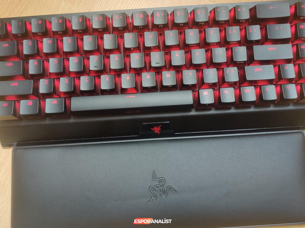 Razer'dan Konfor: Yeni Ergonomik Bilek Desteği İncelemesi