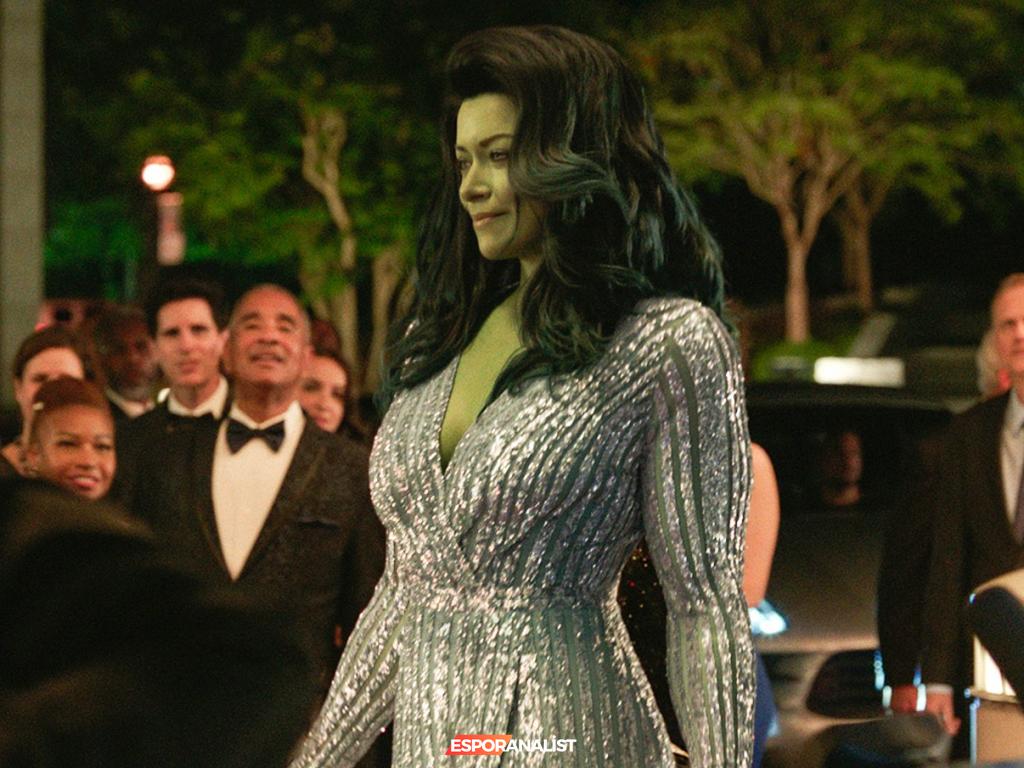 She-Hulk: Marvel'ın Absürt Avukatı ile Eğlencenin Dördüncü Duvarında Yolculuk