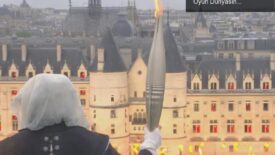 Paris Olimpiyatları’ndaki Gizemli Maske Takılı Figür: Oyun Dünyasında Yeni Bir Karakter Mı Doğuyor?