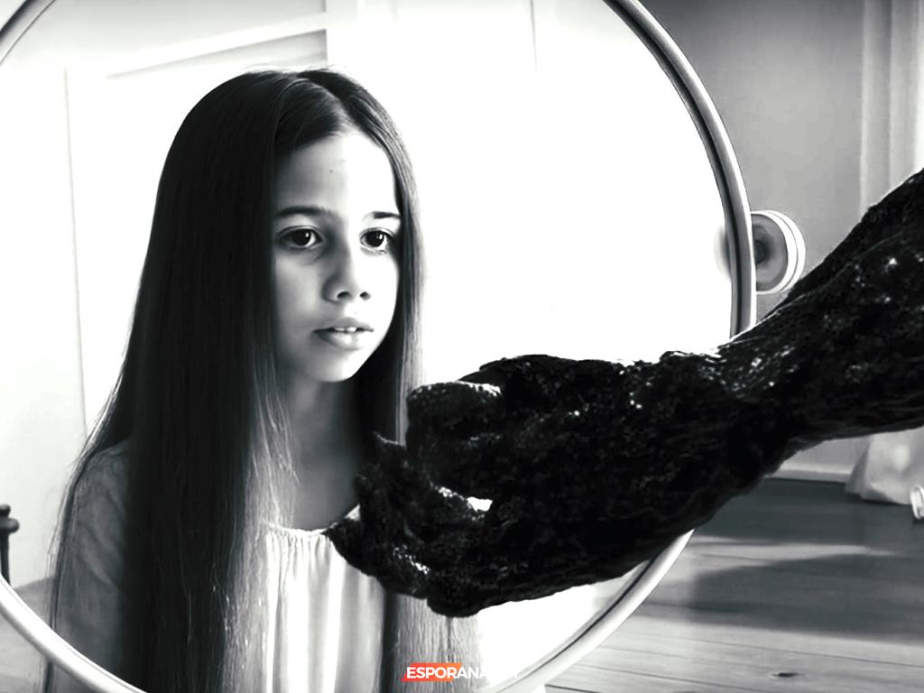 The Empty House: Demans Temalı Interaktif Filmin Derinliklerine Yolculuk